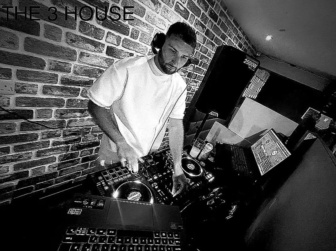 Shaun DJing at the 3 House nighclub